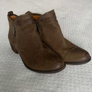 Vince Camuto Bristin boot size 7.5 brown leather with zipper